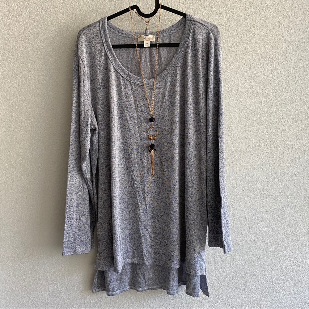 🌵3 for $25🌵Misia lightweight sweater w necklace